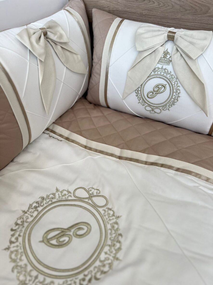 Couette avec tour de lit