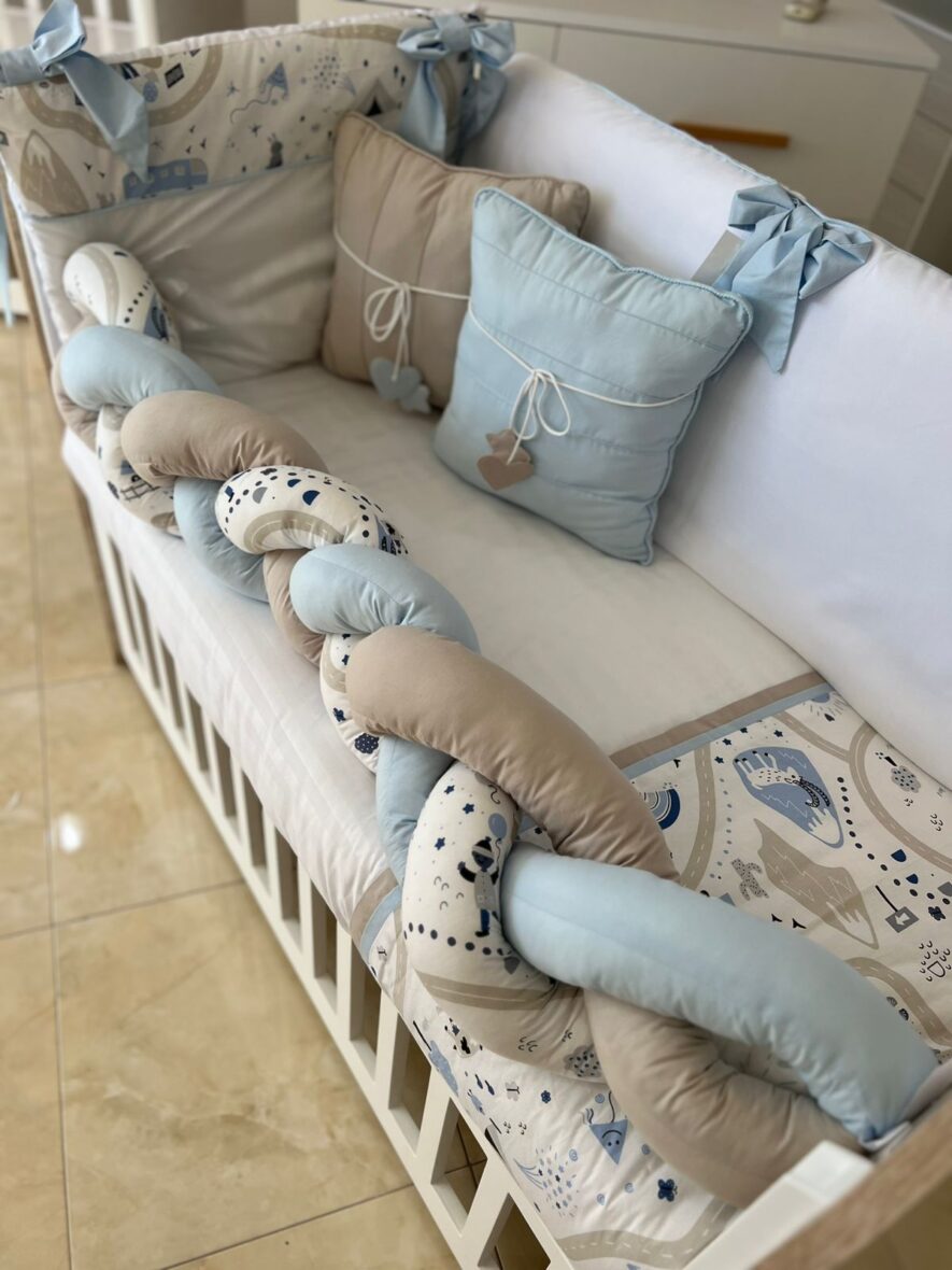 Tour de lit avec couette et tresse