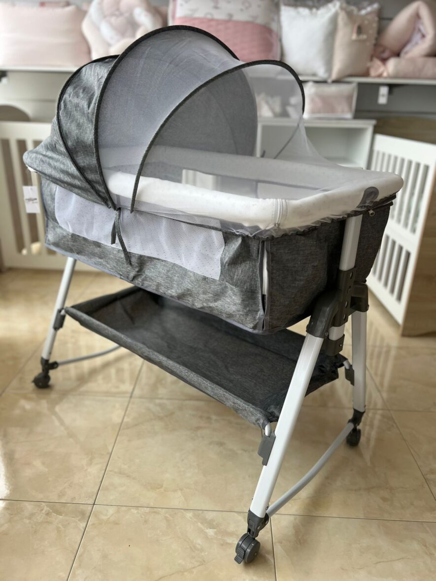 Berceau bébé avec moustiquaire